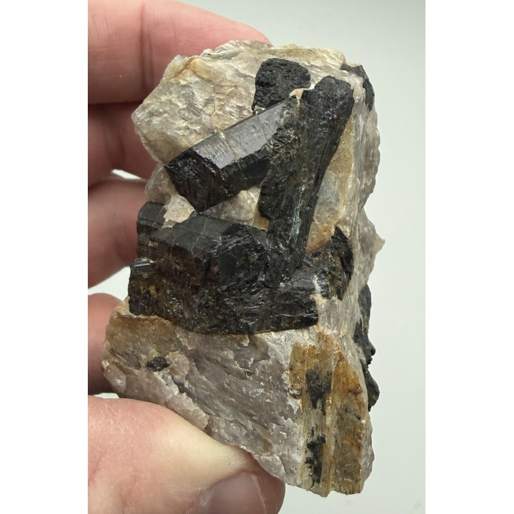 Szerlu z historycznego pegmatytu w Michałkowej w Górach Sowich