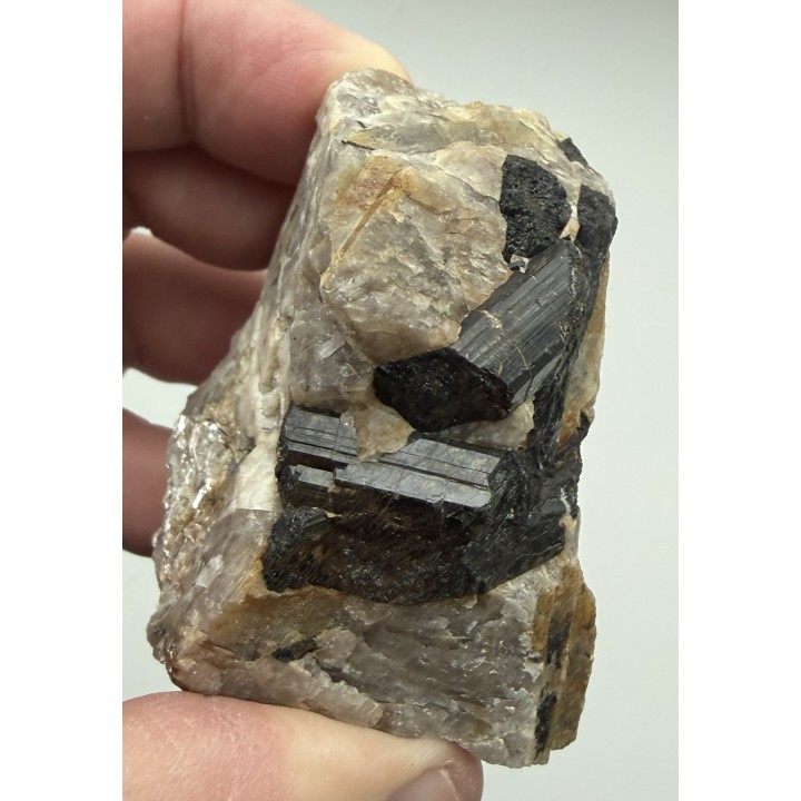 Szerlu z historycznego pegmatytu w Michałkowej w Górach Sowich