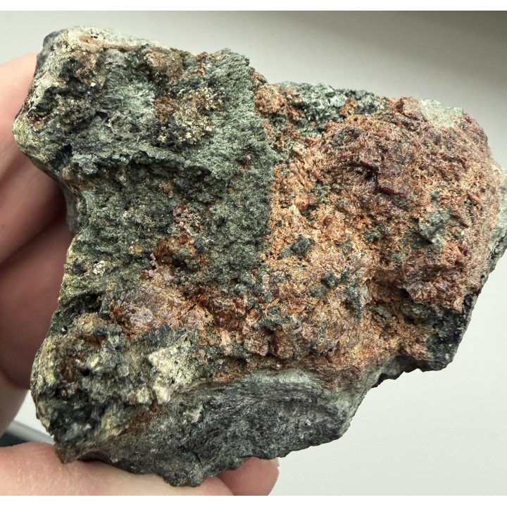 Granat, amfibole, epidot i piryt z Kowar