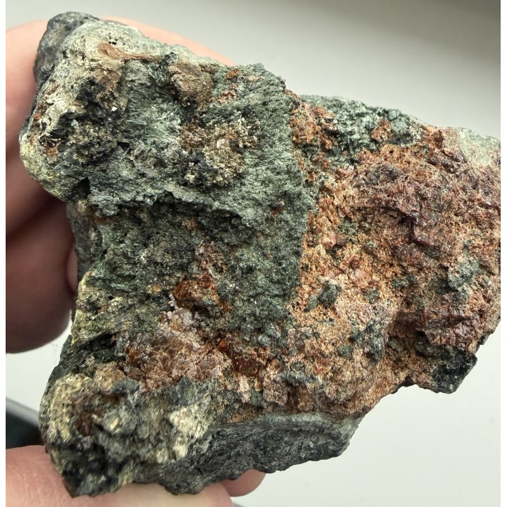 Granat, amfibole, epidot i piryt z Kowar