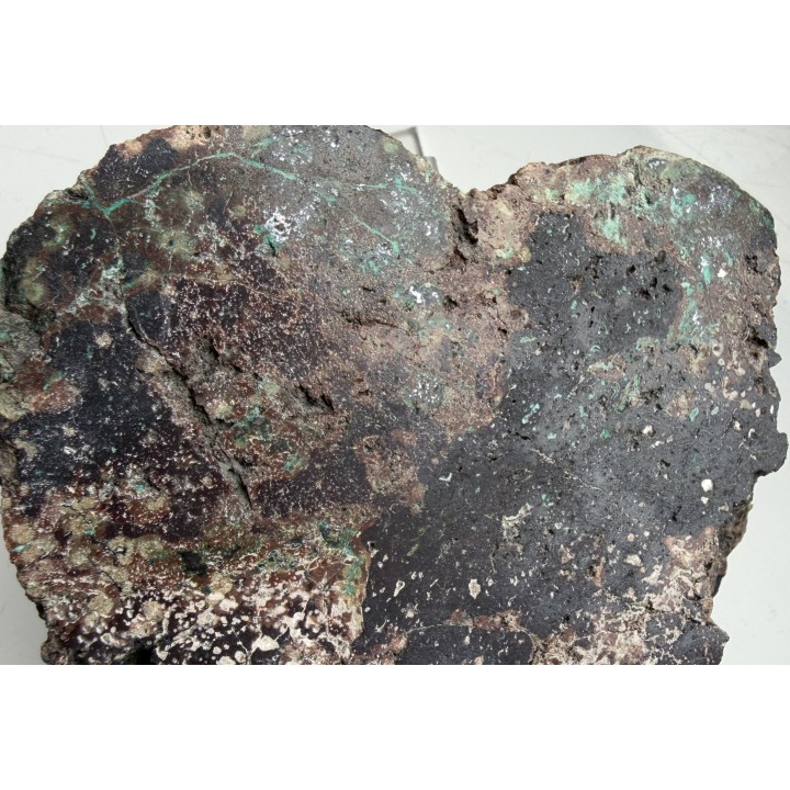 Miedź rodzima w melafirze migdałowcowym z Sokołowca w Górach Kaczawskich