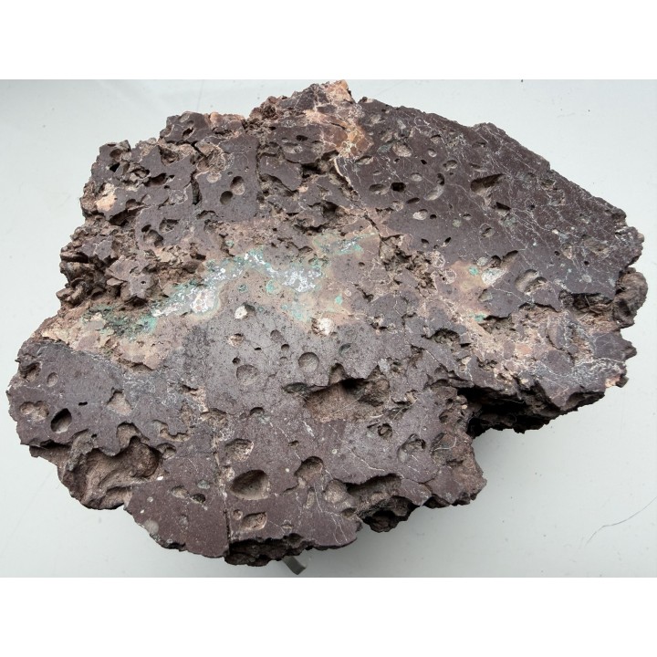 Miedź rodzima w melafirze migdałowcowym z Sokołowca w Górach Kaczawskich