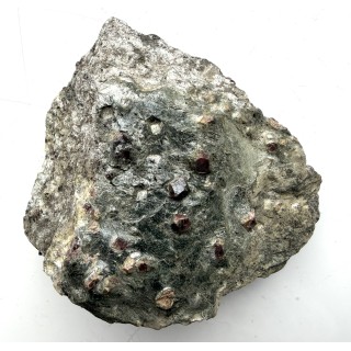 Granaty w łupku łyszczykowym z Krobicy