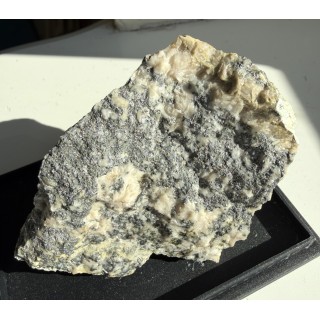 Chloantyt (niklowy skutterudyt) z Jachymova (Czechy)