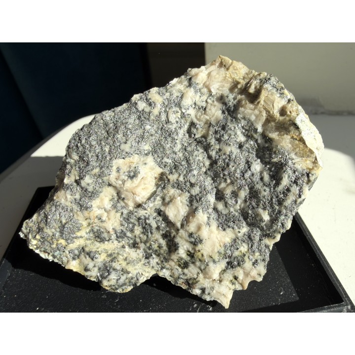 Chloantyt (niklowy skutterudyt) z Jachymova (Czechy)