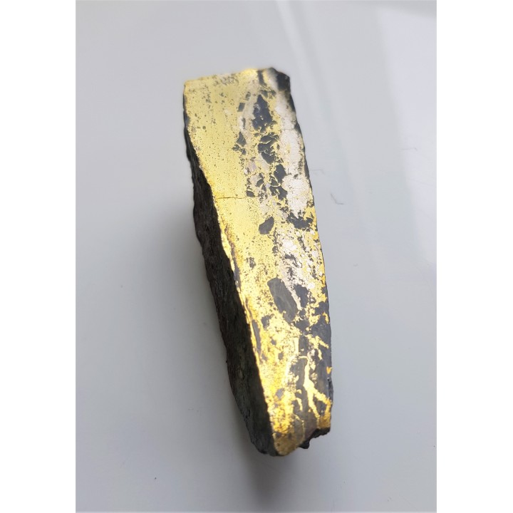 Polerowany fragment żyły kruszcowej z Miedzianki sudeckiej