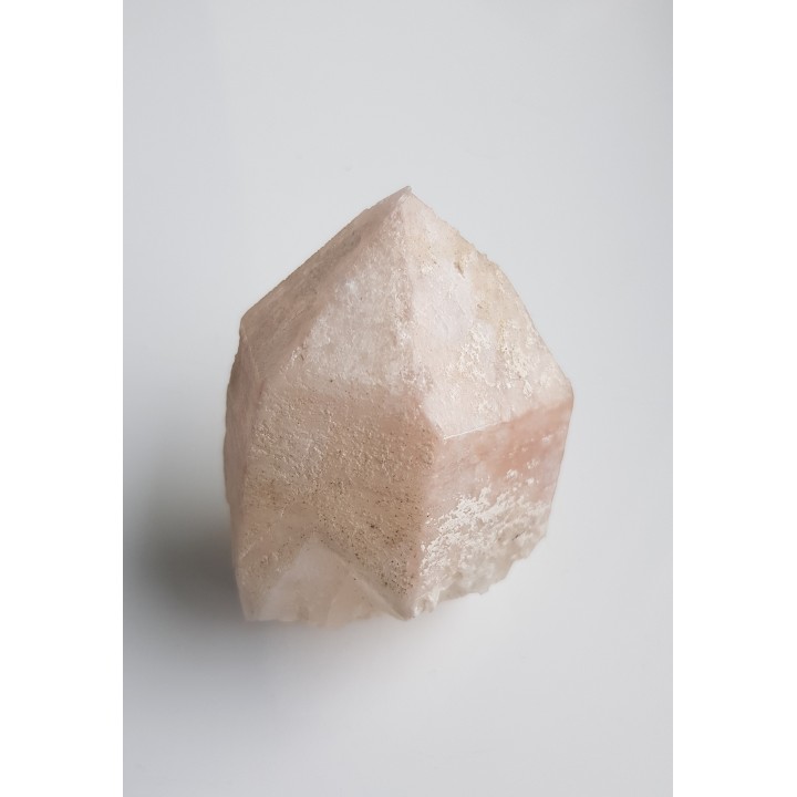 Kryształ kwarcu różowego z Izerskich Garbów