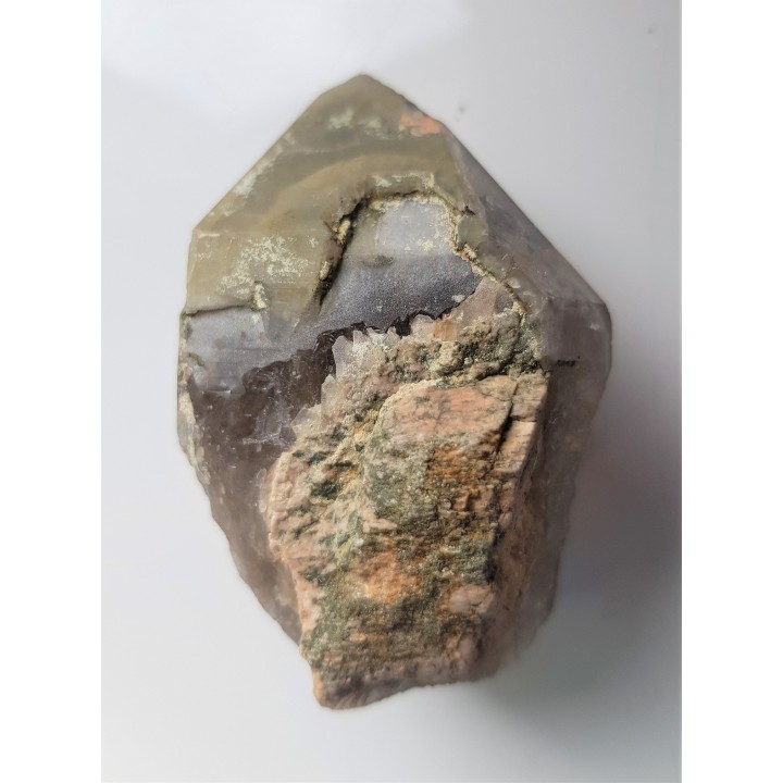 Wyjątkowy kwarc z zielonym zakończeniem