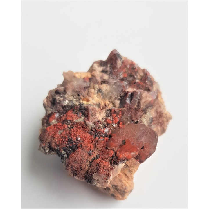 Szczotka kwarców z hematytem z okolic Jeleniej Góry