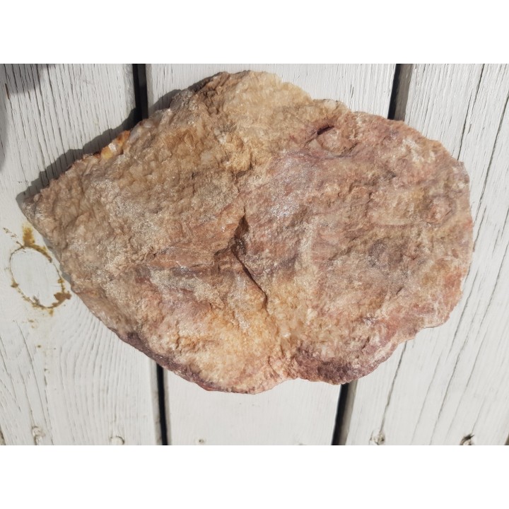 Polerowany okaz różanki zelejowskiej