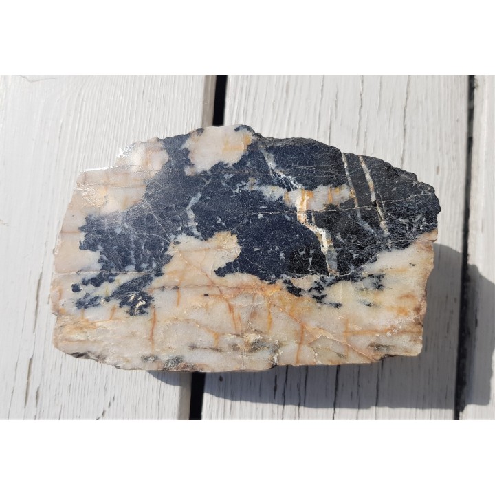 Masywne skupienie szerlu w grejzenie z Giebułtowa (Pogórze Izerskie)