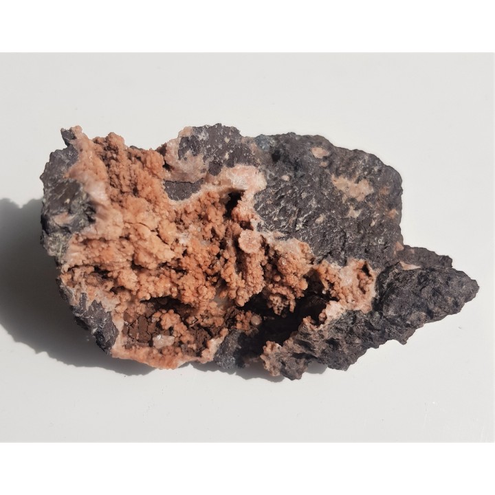 Epistilbit w pustkach melafirów z Suszyny