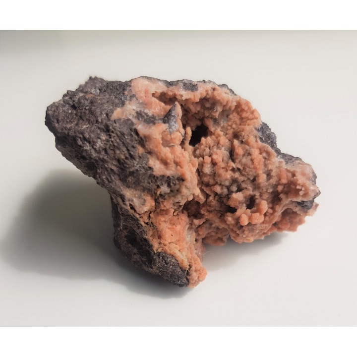 Epistilbit w pustkach melafirów z Suszyny