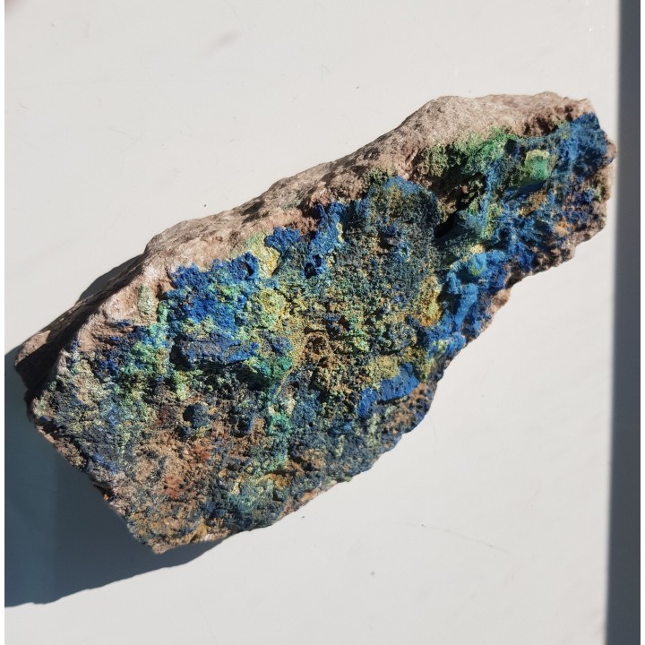 Grube naskorupienia azurytu i malachitu na dewońskim wapieniu z Miedzianki w G. Świętokrzyskich