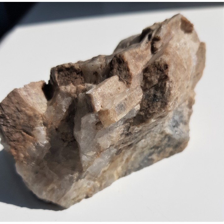 Duże kryształy diopsydu z Gromnika k. Strzelina