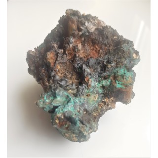 Malachit i naciekowy goethyt w żelaziaku brunatnym z Gór Kaczawskich