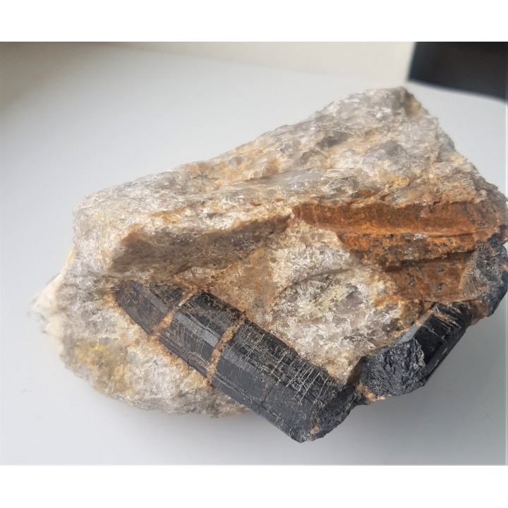 Masywny szerl z Gór Sowich