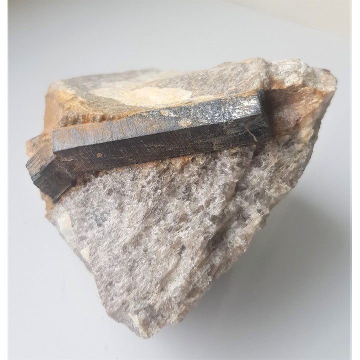 Masywny szerl z Gór Sowich