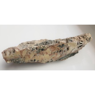 Opal w serpentynicie z Jordanowa Śląskiego