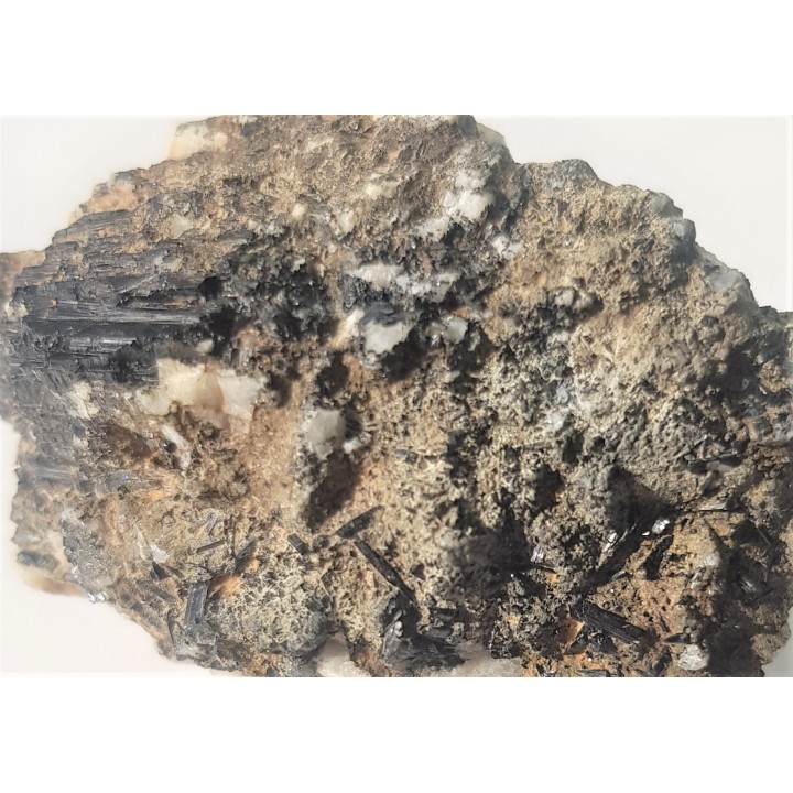 Turmaliny na szczotce skaleniowej z Łomnicy