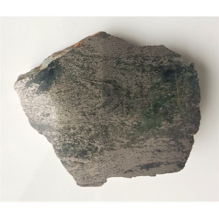 Zafałdowana ruda pirotynowa w skale amfibolowej z Kowar