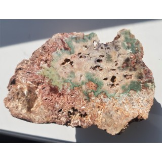 Geoda kwarcowa z pseudomorfozami i zieloną strefą z Sokołowca