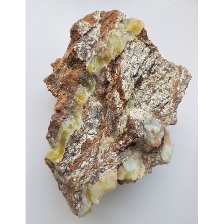 Żółtozielony opal w serpentynicie ze Szklar