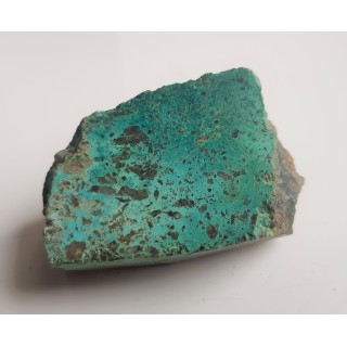 Polerowany okaz chryzokoli z Miedzianki w Sudetach