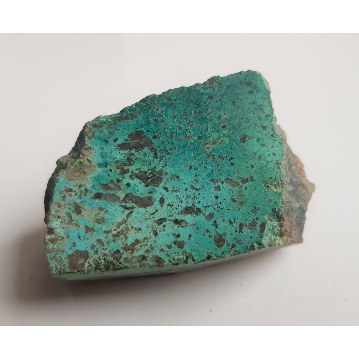 Polerowany okaz chryzokoli z Miedzianki w Sudetach