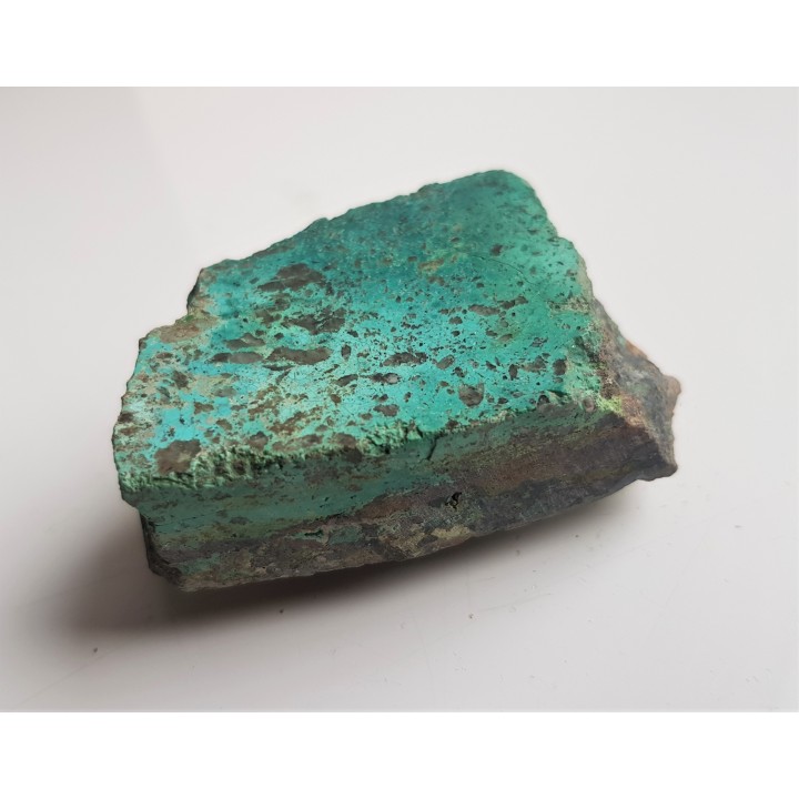 Polerowany okaz chryzokoli z Miedzianki w Sudetach