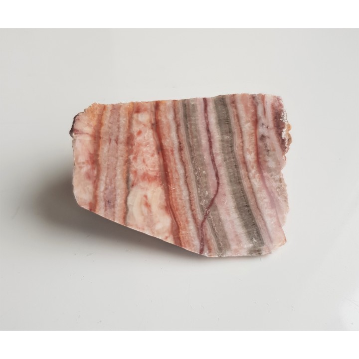 Polerowany okaz różanki zelejowskiej