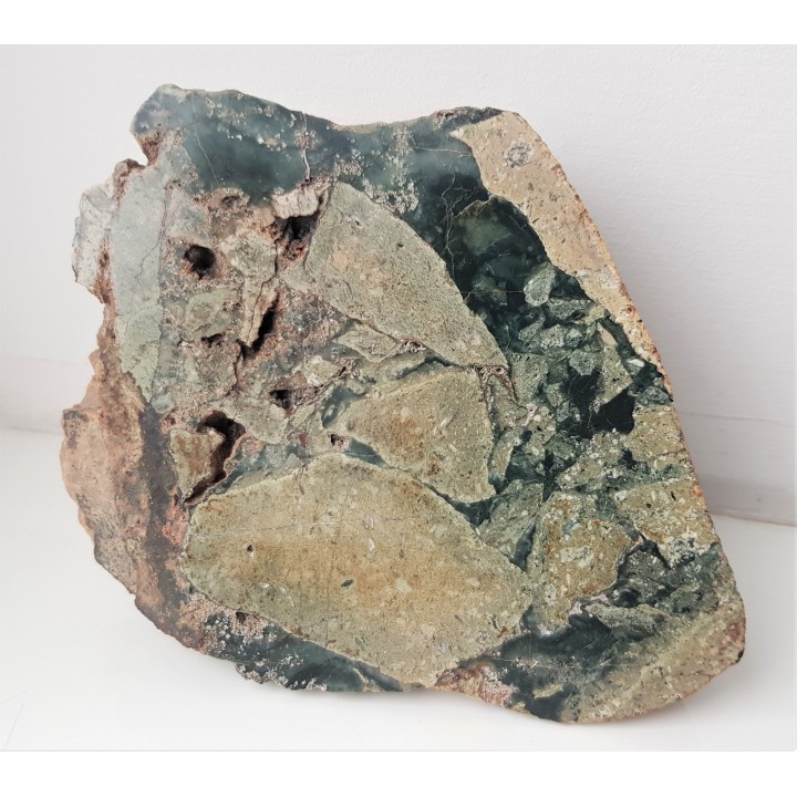 Unikatowa brekcja spojona zielonym kwarcem prazowym z okolic Kamiennej Góry