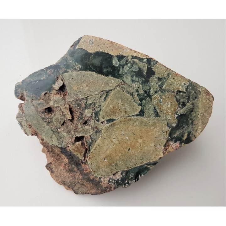 Unikatowa brekcja spojona zielonym kwarcem prazowym z okolic Kamiennej Góry