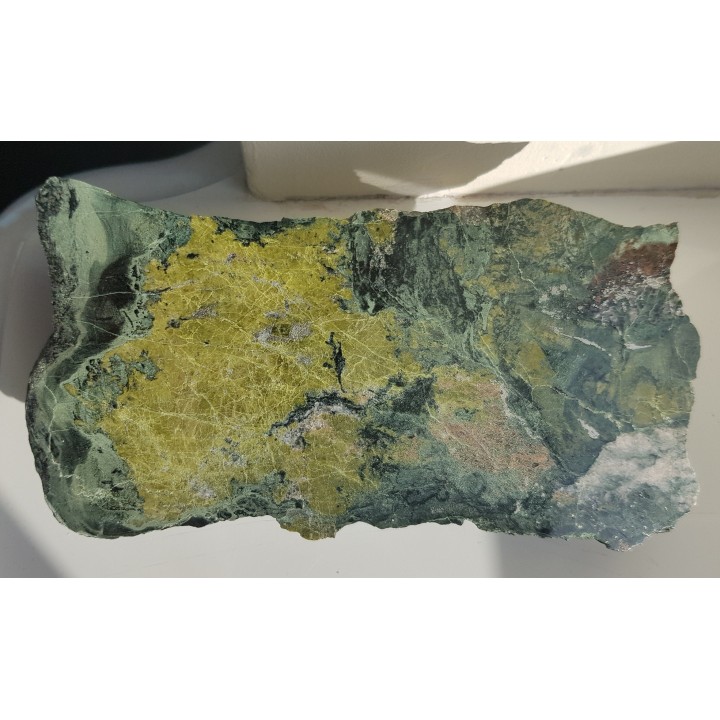 Ozdobny skarn z epidotem i pirytem z Kowar