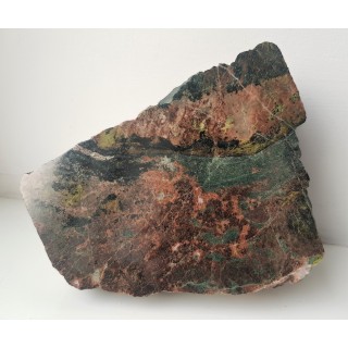 Okaz skarnu granatowo-epidotowego z Kowar