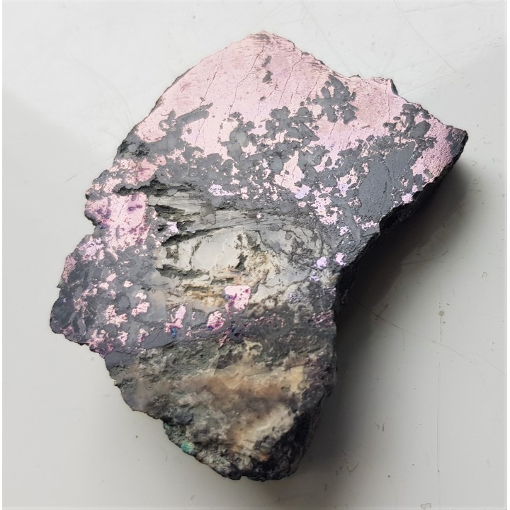 Okaz bornitu w żyle barytowej z Ciechanowic