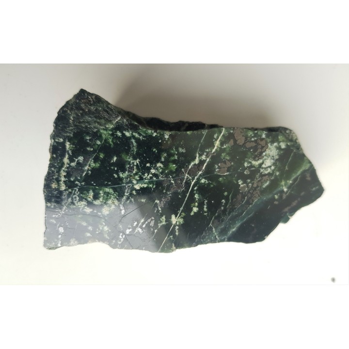 Okaz przeświecającego ofitu z Tąpadeł