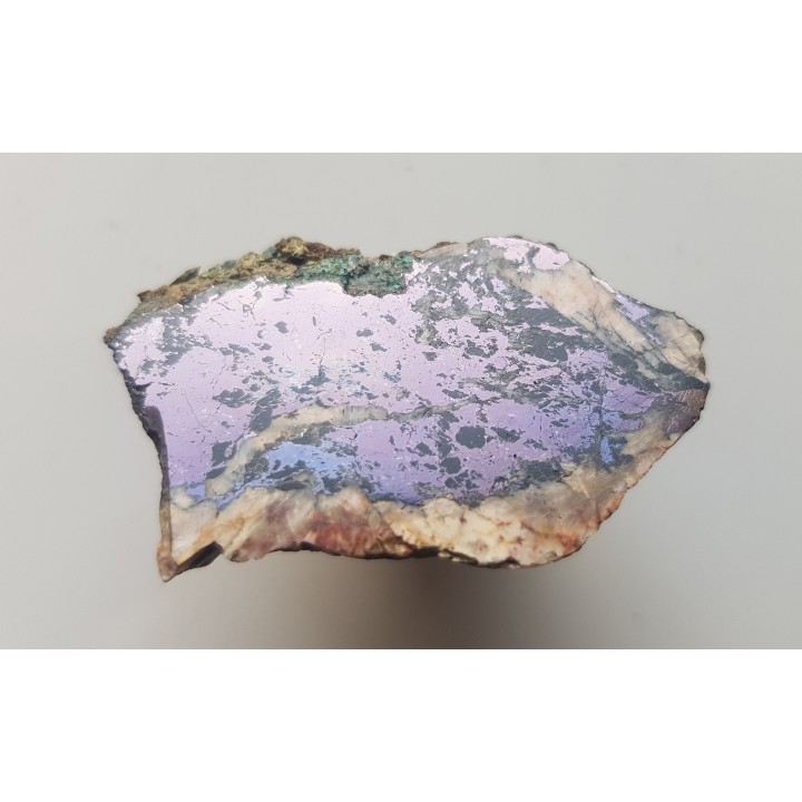 Okaz bornitu w żyle barytowej z Ciechanowic