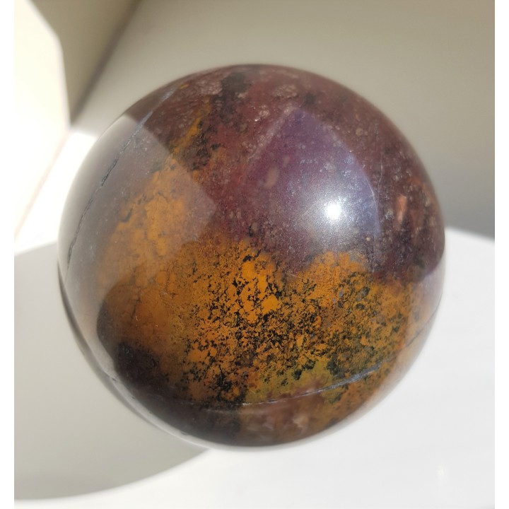 Kula polerowana z jaspisu z Sudetów (Stare Bogaczowice)