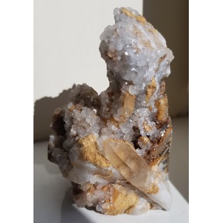 Piękna druza kwarcowo-kalcytowa w dolomicie ze Sławniowic