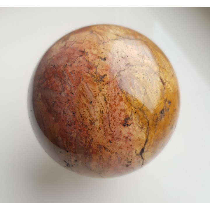 Kula z ozdobnej skały kwarcowo-serycytowej z okolic Żarowa