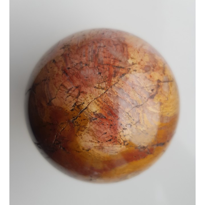 Kula z ozdobnej skały kwarcowo-serycytowej z okolic Żarowa