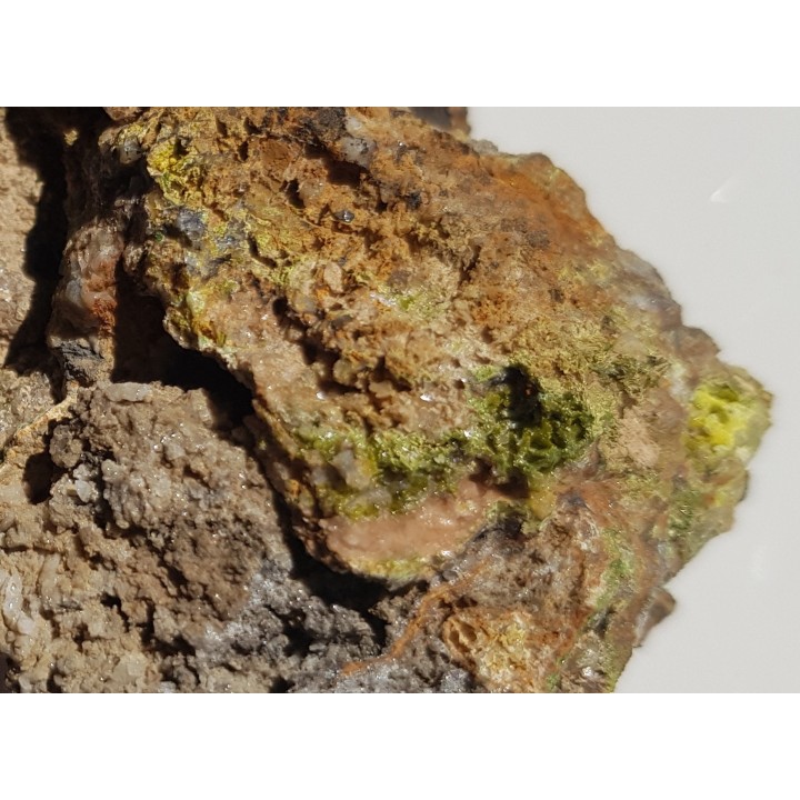 Szczotka kryształów piromorfitu oraz cerusytu z Janowic Wielkich