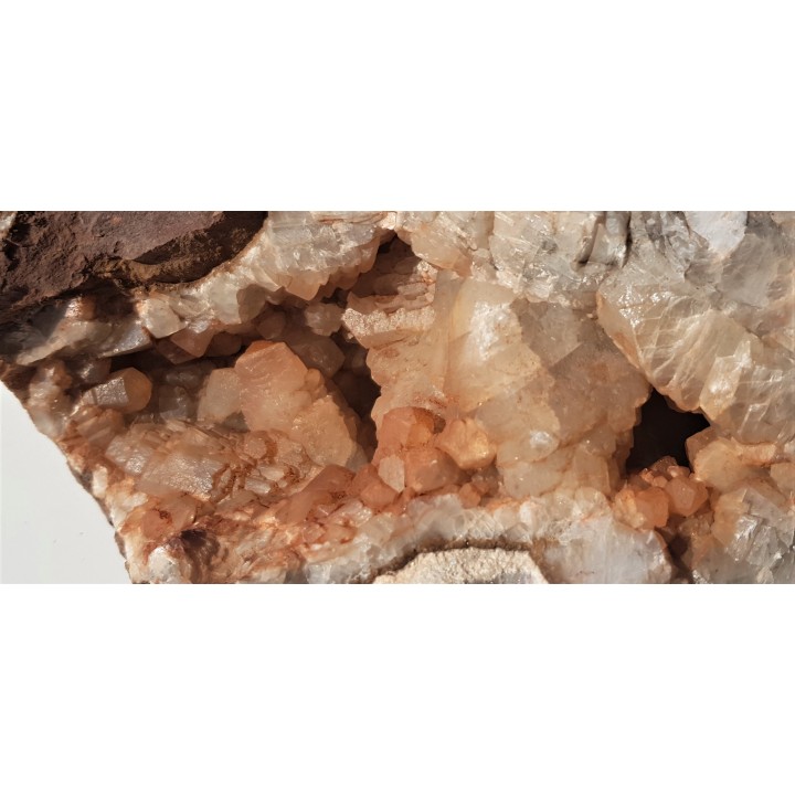 Duża geoda z pięknymi kryształami kalcytu z Tłumaczowa