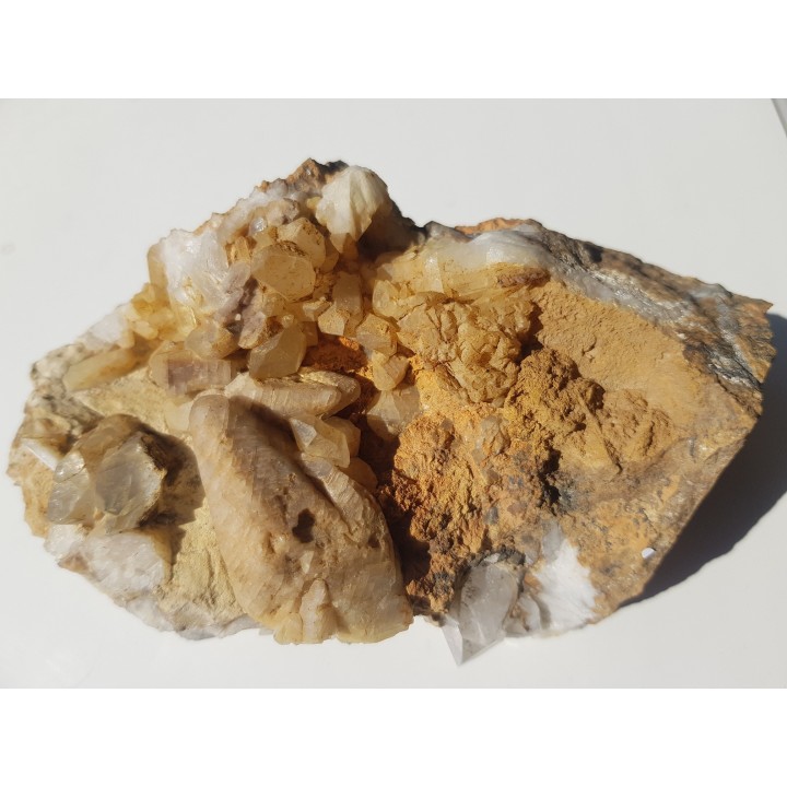 Piękna druza kwarcowo-kalcytowa w dolomicie ze Sławniowic