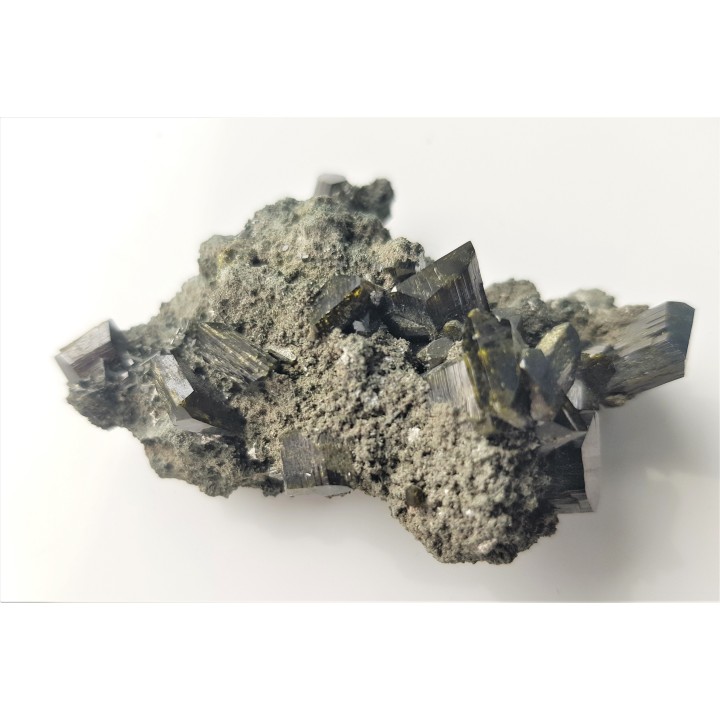 Wyjątkowa druza kryształów puszkinitu z Uralu