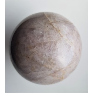 Kula polerowana z kwarcu różowego z Wielkiej Sowy (Góry Sowie)