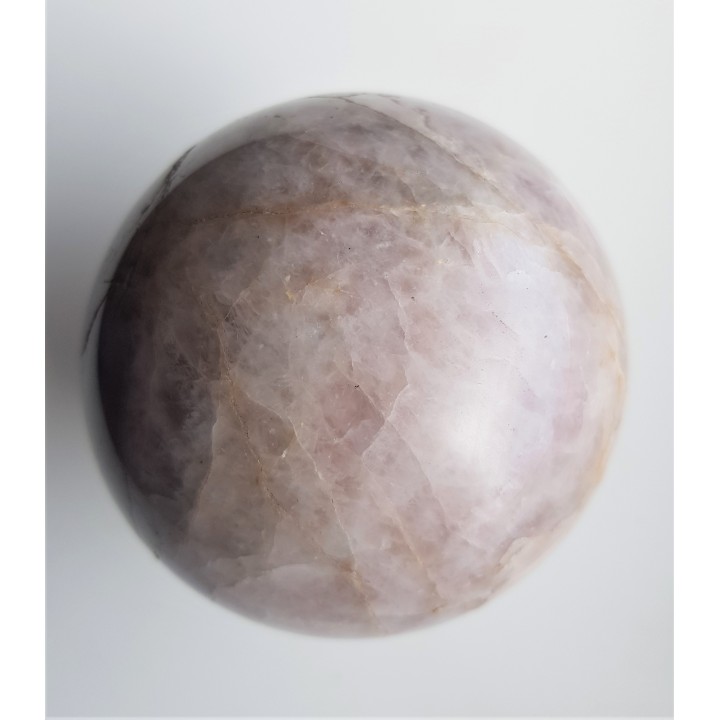 Kula polerowana z kwarcu różowego z Wielkiej Sowy (Góry Sowie)