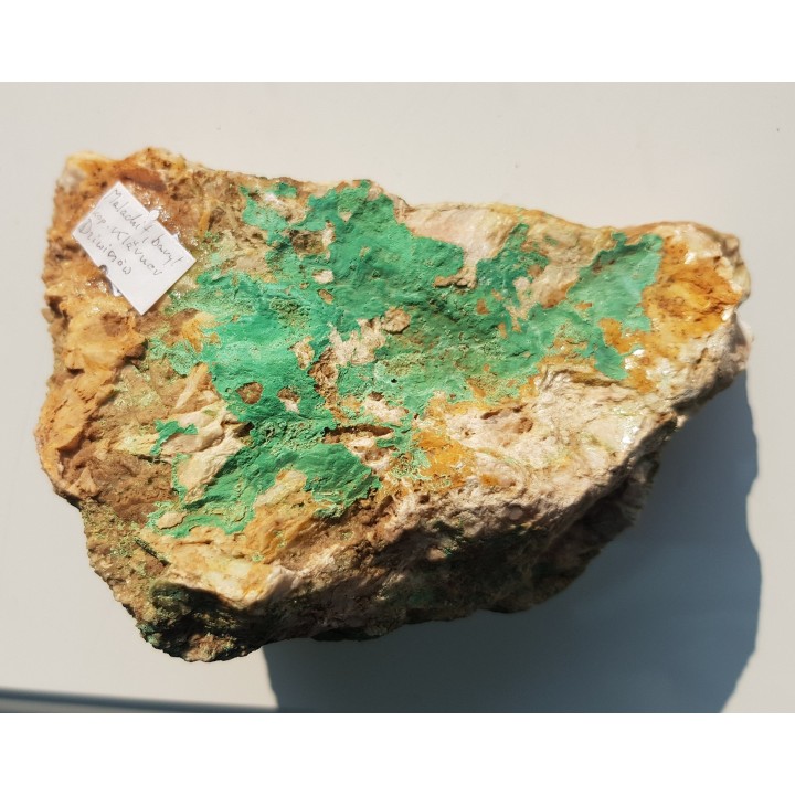 Obfite wydzielenia malachitu na barycie z Dziwiszowa