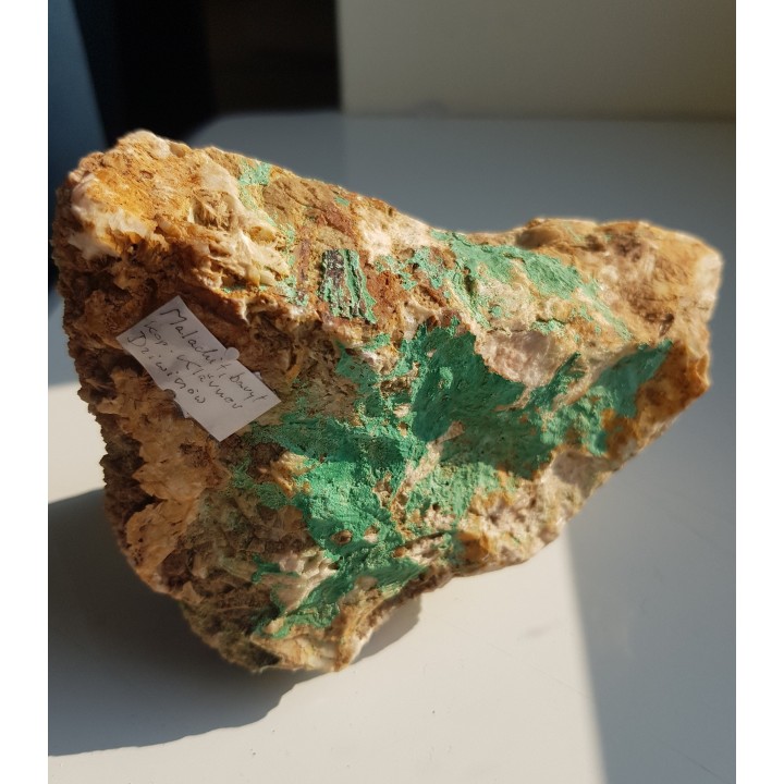 Obfite wydzielenia malachitu na barycie z Dziwiszowa